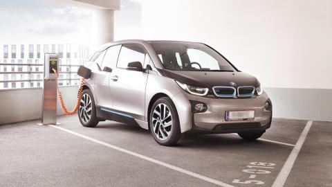 Real Estate Charging von SMATRICS Ladelösung für Parkhäuser und Immobilien