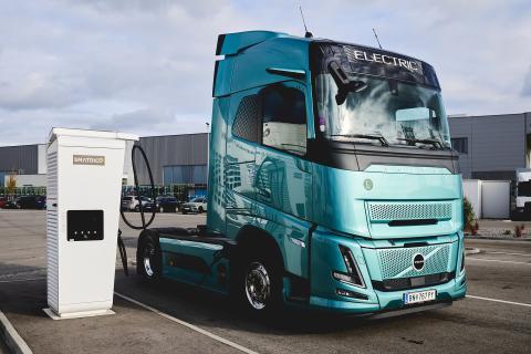 E-Mobilität für Logistik & Transport - Depot Charging Lösung von SMATRICS